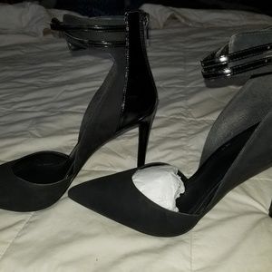 Black pointy toe heels